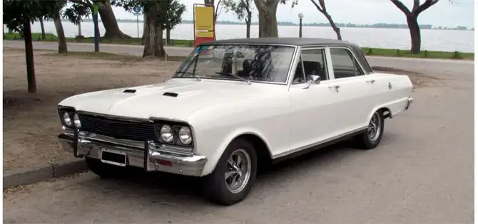 Weißer Oldtimer – beispielhaftes Ankaufsfahrzeug in Uslar